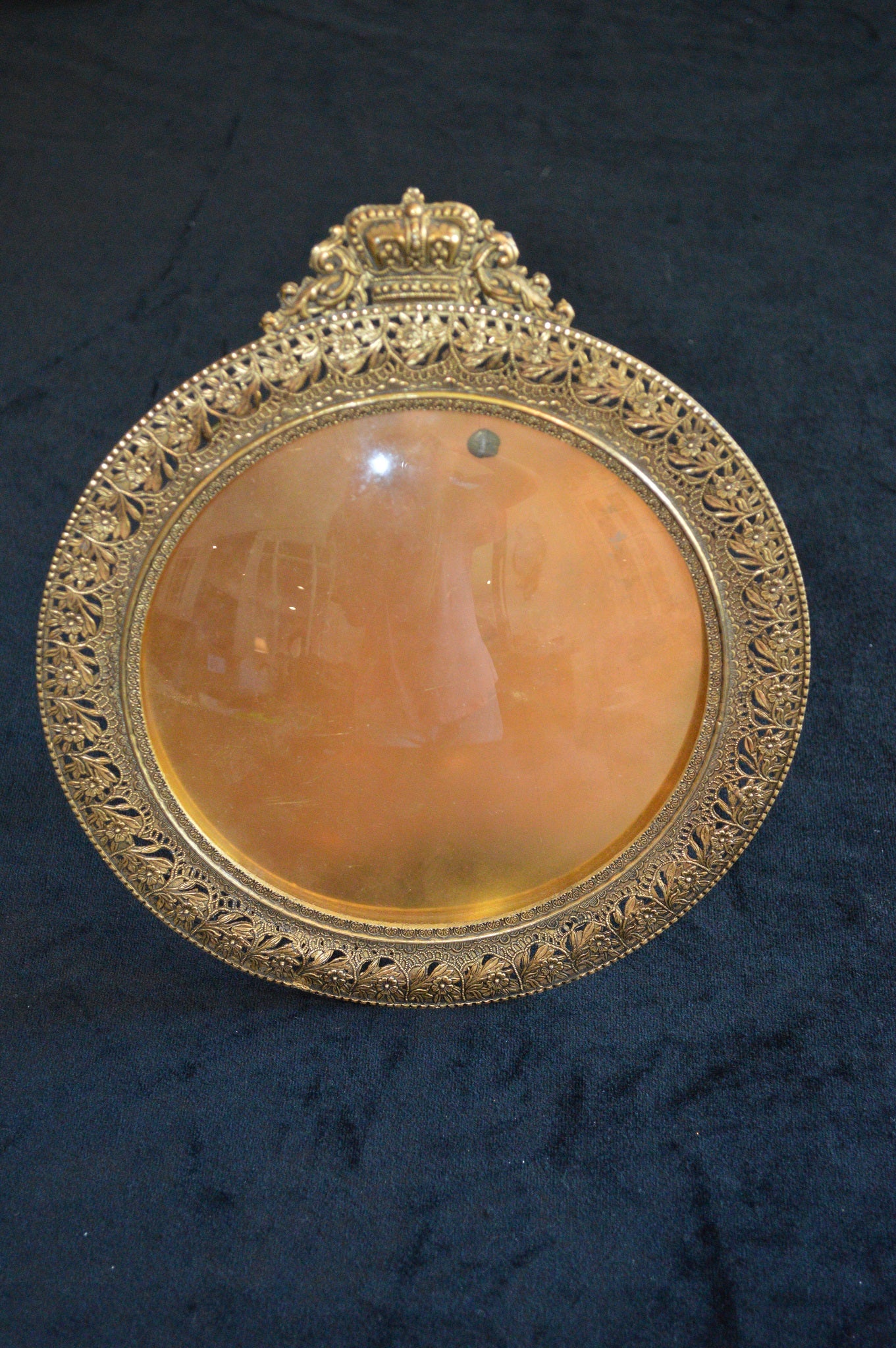 Antique Circa 1900, Round, Gold Gilt, Filagree, Picture Frame
