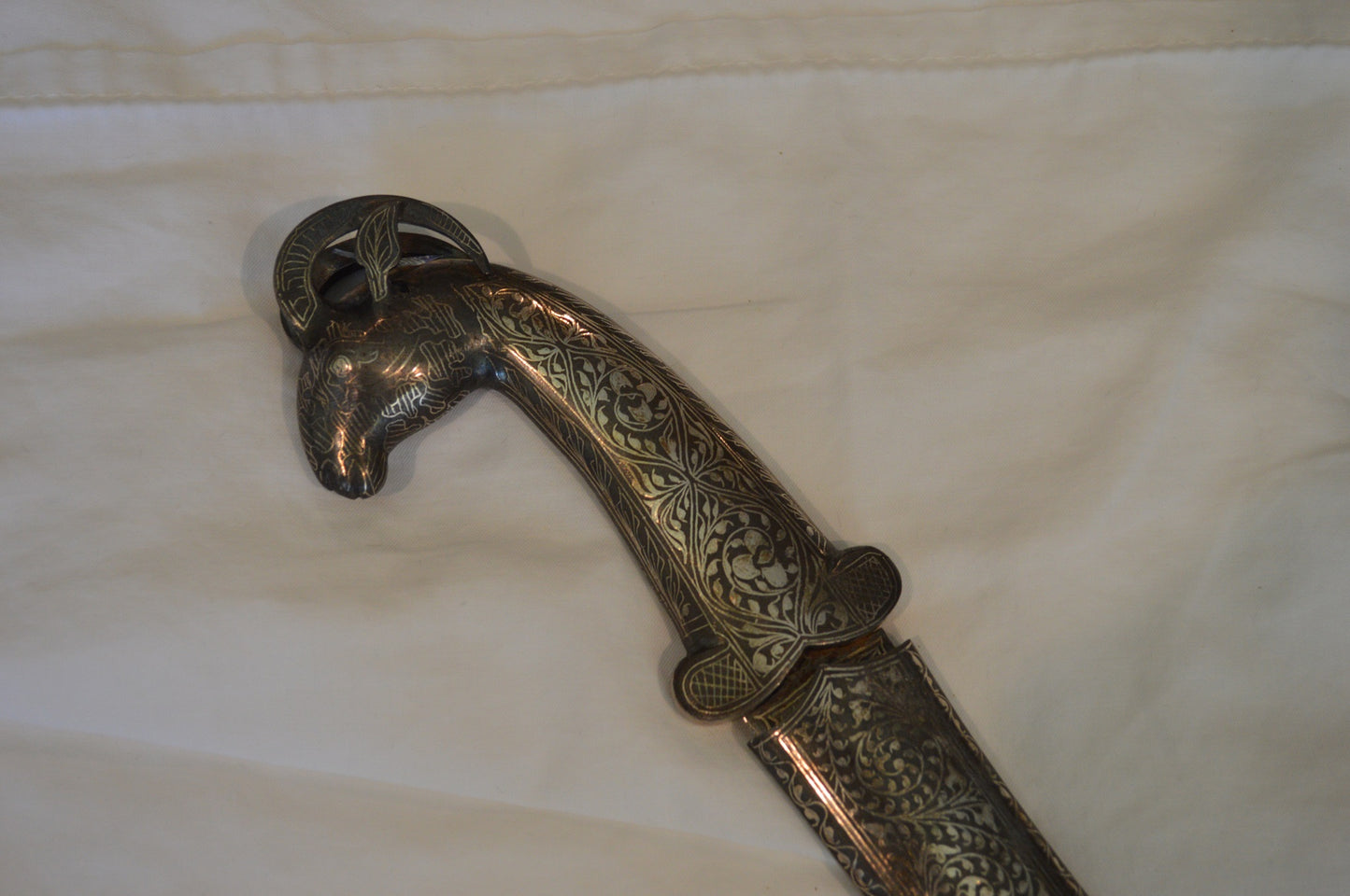 Fine Indian Dagger with Ram's Head Pommel.