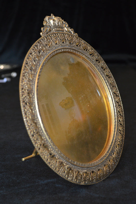 Antique Circa 1900, Round, Gold Gilt, Filagree, Picture Frame