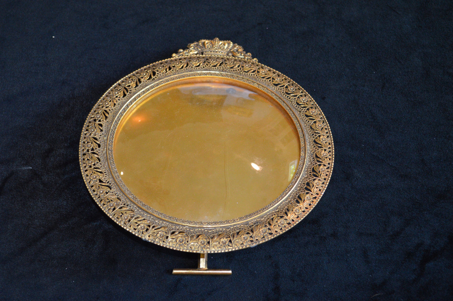 Antique Circa 1900, Round, Gold Gilt, Filagree, Picture Frame