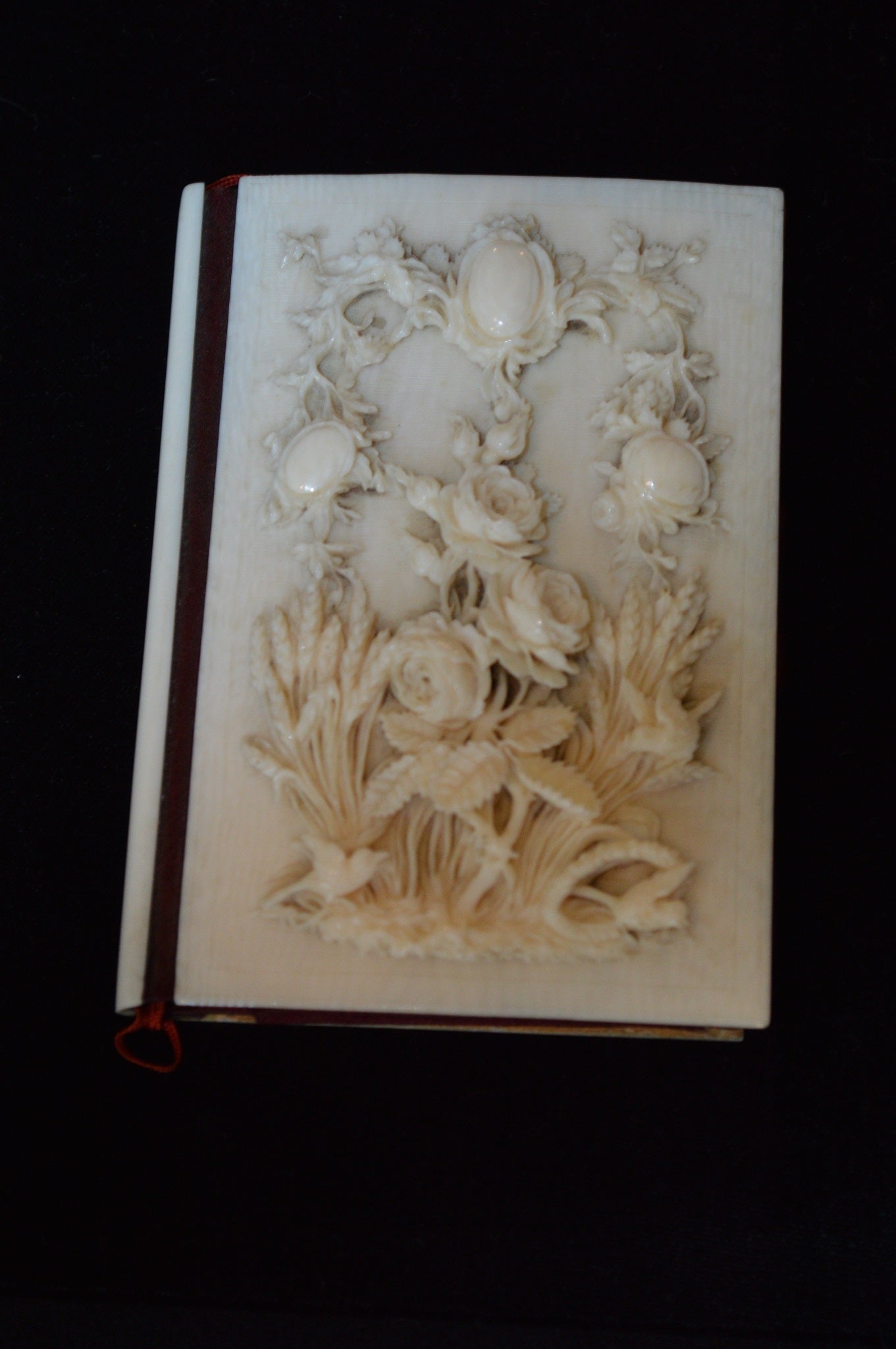 Beautifully Carved Victorian Ivory Dance Card Notebook